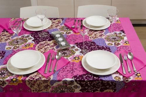 Tablecloth with 6 napkins