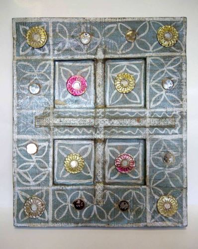 Dřevěný panel s ornamenty, 37x2x44 cm, světle modrá, exotické dřevo
